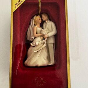 Lenox Bride and Groom Ornament - White and Gold 2004
